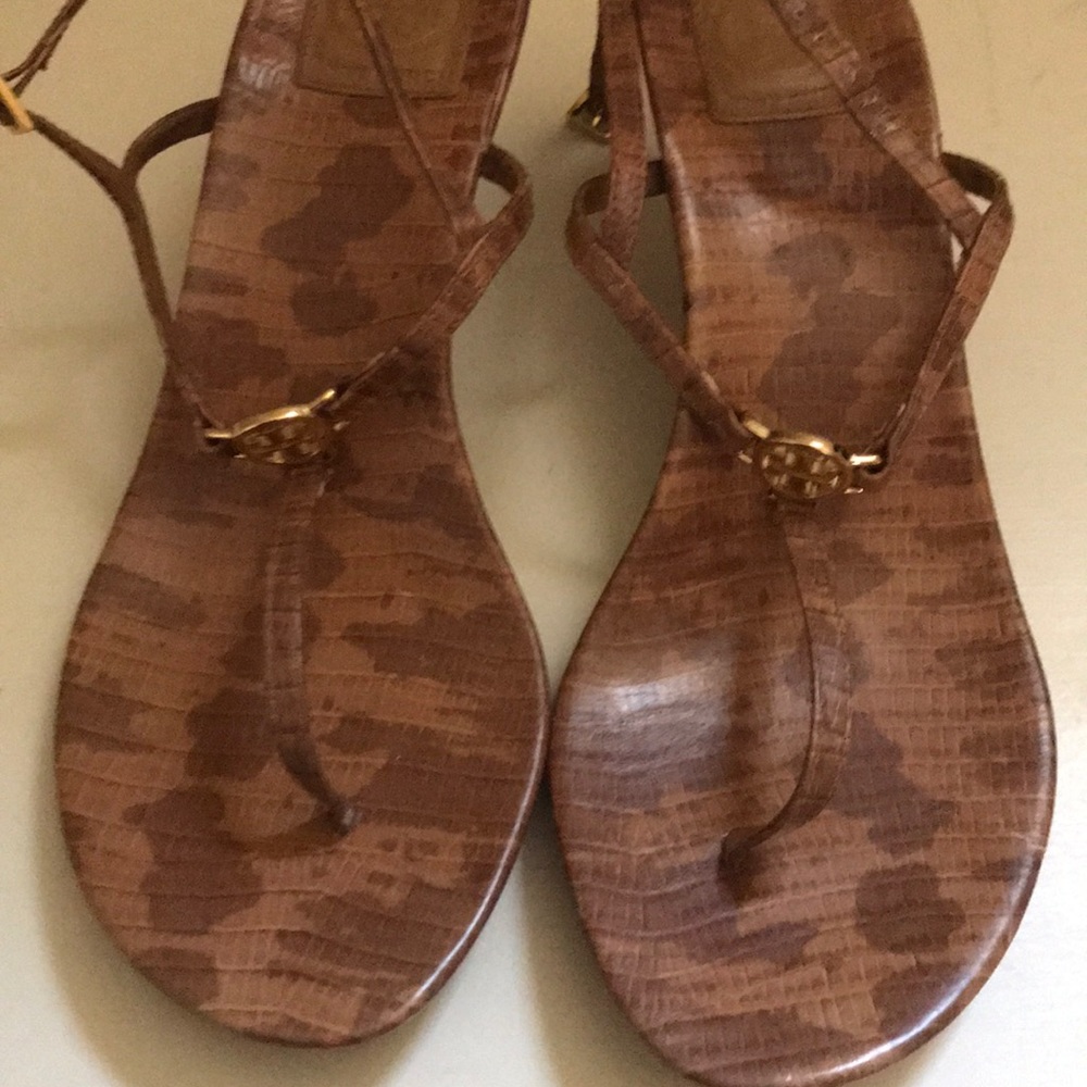 Strappy thong sandal